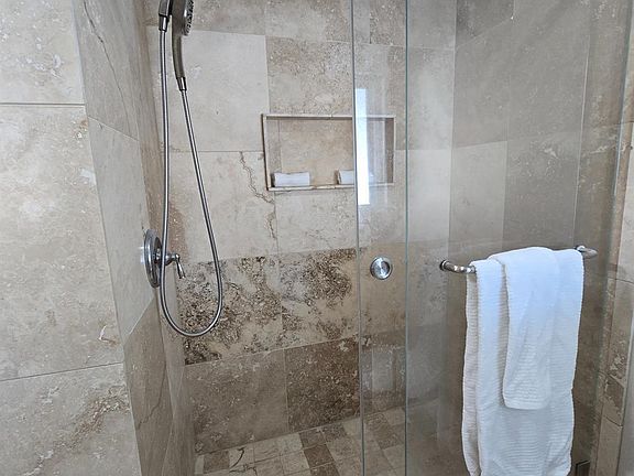 5th image of 108 Cardinal Way