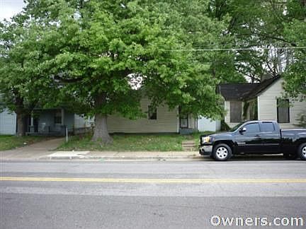 2nd image of 876 N Bellevue Blvd