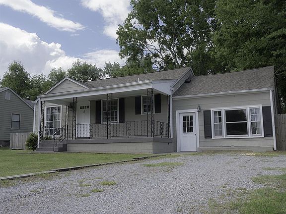 2nd image of 2606 Crump Dr