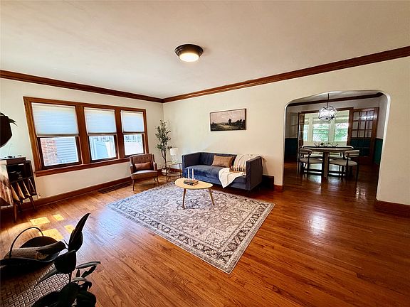 4th image of 4221 Sheridan Ave