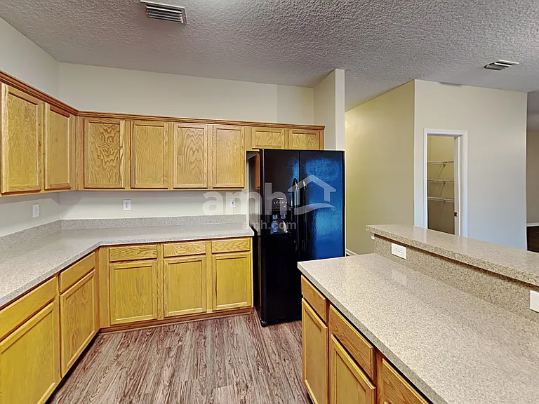 456 Evergreen Way — Photo 4