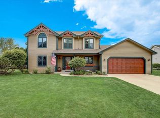 209 S Cottrell Dr, Saukville, WI 53080