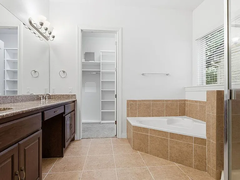 15004 Iveans Way — Photo 24