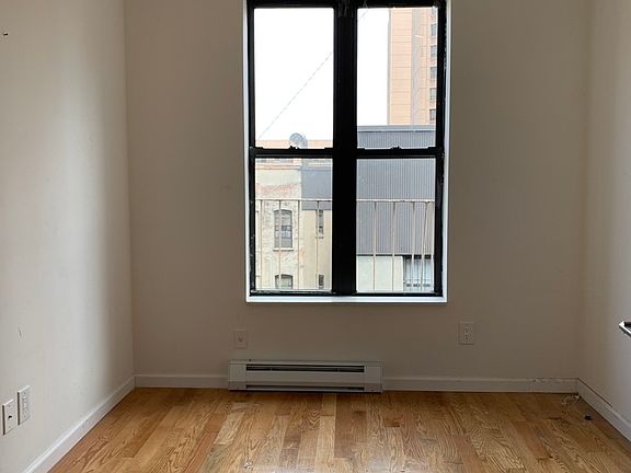 5th image of 7 W 108th St #6D6