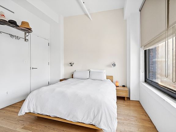 4th image of 236 W 26th St Room 1002