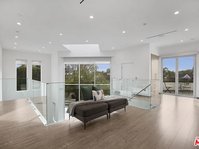 6379 Colgate Ave — Photo 27