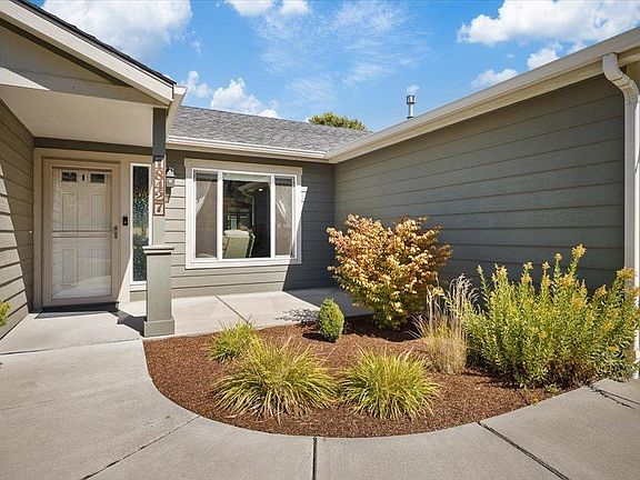 3rd image of 18427 E Selkirk Estates Rd