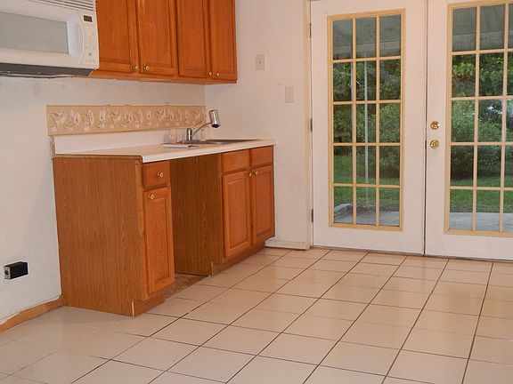 3rd image of 11101 Martha Ave