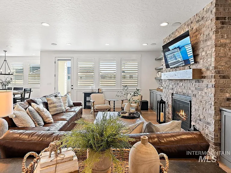 11843 W Castile Dr — Photo 21