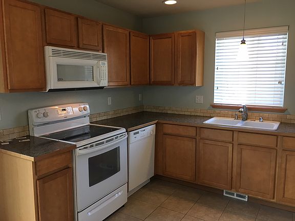 5th image of 6729 Takota Pl NE