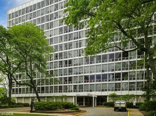 601 E 32nd St APT 800, Chicago, IL 60616