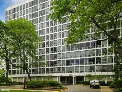 601 E 32nd St Penthouse 5, Chicago, IL, 60616