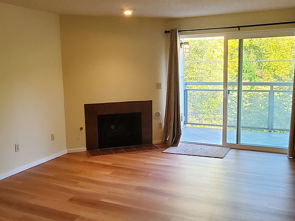 3rd image of 10501 8th Ave NE APT 311