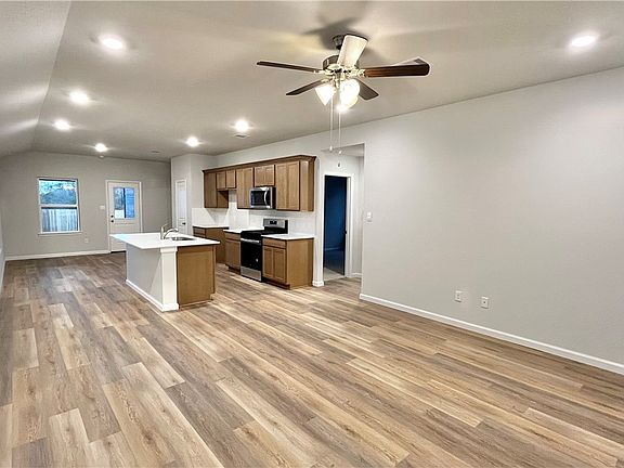 4th image of 920 Coffee Mill Ln