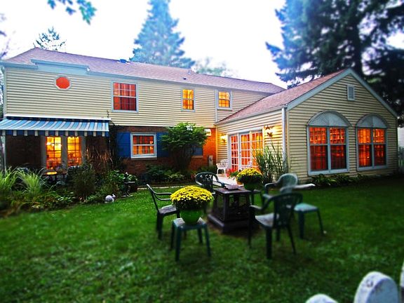 Private spacious Back Yard