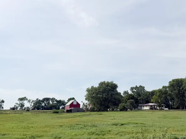 2027 Garfield Ave, Rock Rapids, IA 51246