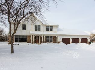 1604 York Ct, Mundelein, IL 60060