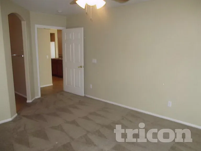 4939 W Burgess Ln — Photo 8