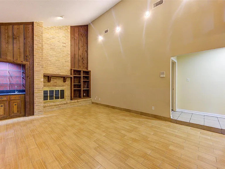 165 Old Bridge Lk — Photo 15