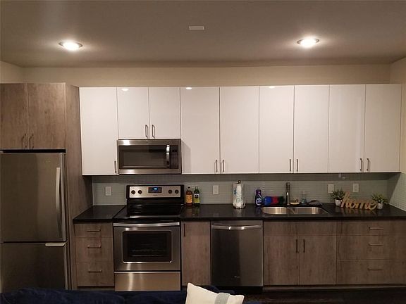3rd image of 2401 Crawford St Unit A102