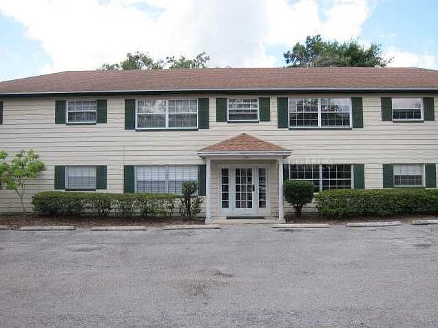 1st image of 600 Robinhood Dr APT B