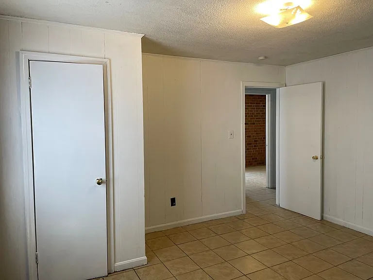 1009 Cassell St — Photo 9