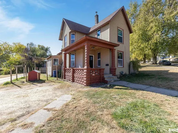 719 14th Ave S, Clinton, IA 52732