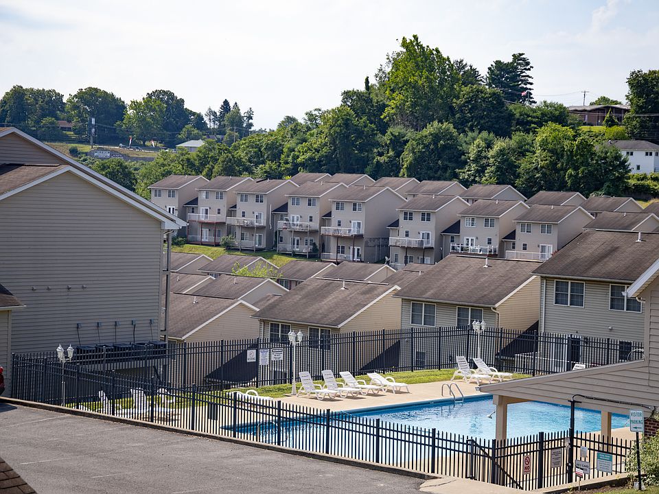 Orchard Crossing - Exterior
