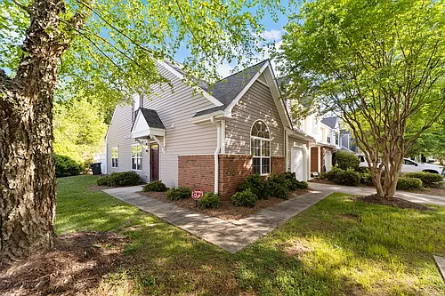 17 Saddleberry Way Photo 1
