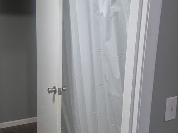 3rd image of 314 W Thomas Ct