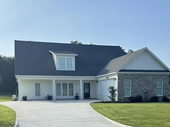 202 Wentworth Ln, Albany, GA 31721