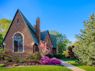 1401 E Washington St, Bloomington, IL 61701