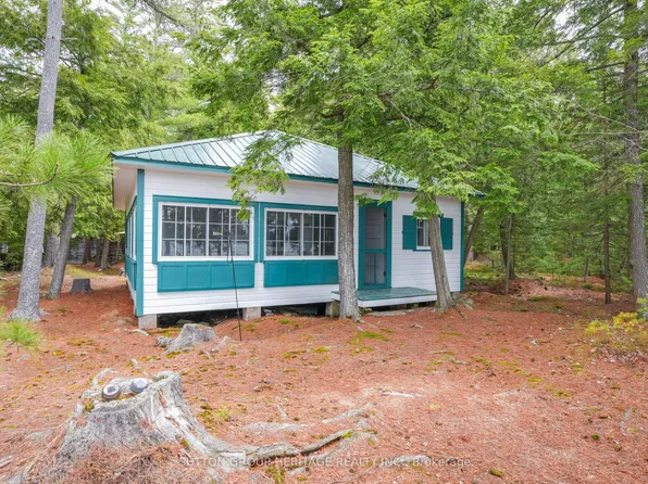 909 Ashby Lake Rd, Addington Highlands, ON K0H 1K0