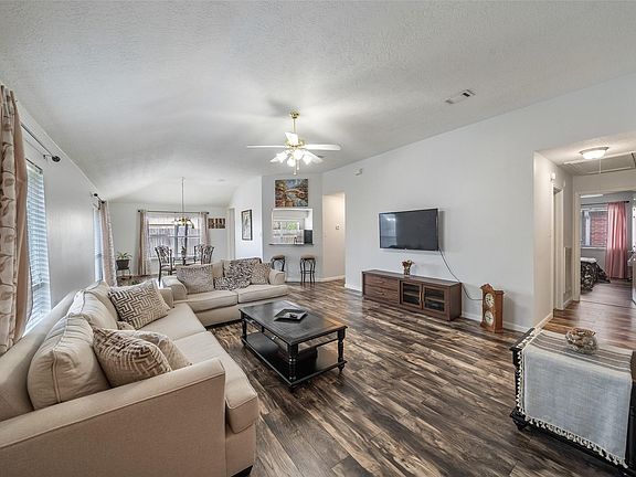 4th image of 22614 Willow Branch Ln