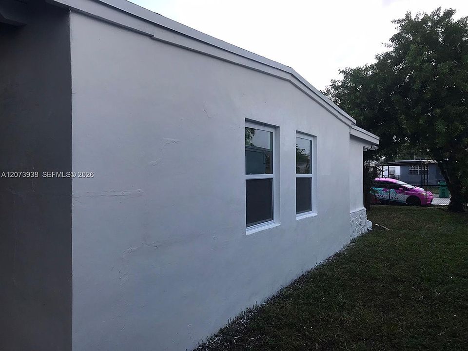 2nd image of 1920 Rutland St