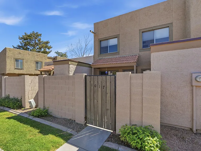 1017 E Redfield Rd — Photo 16