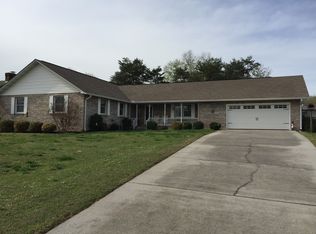 811 Stonecrest Dr, Maryville, TN 37804