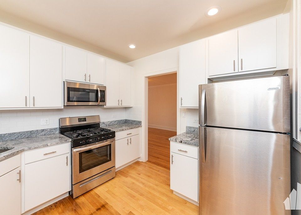 1st image of 6638 N Glenwood Ave #2S