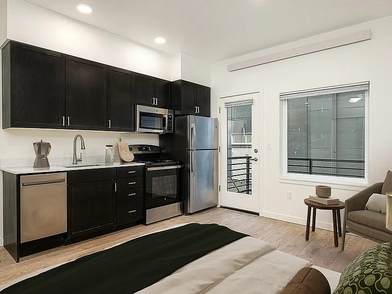 330 Dekum Apartments — Photo 5