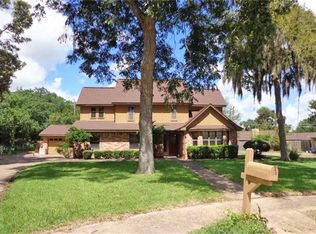 62 Wedgewood Ct, Lake Jackson, TX 77566