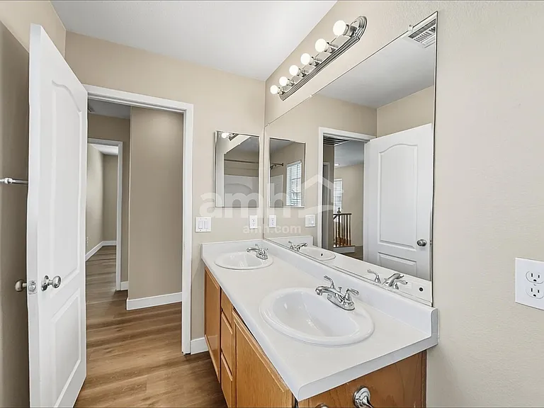 29 Belden Ave — Photo 14