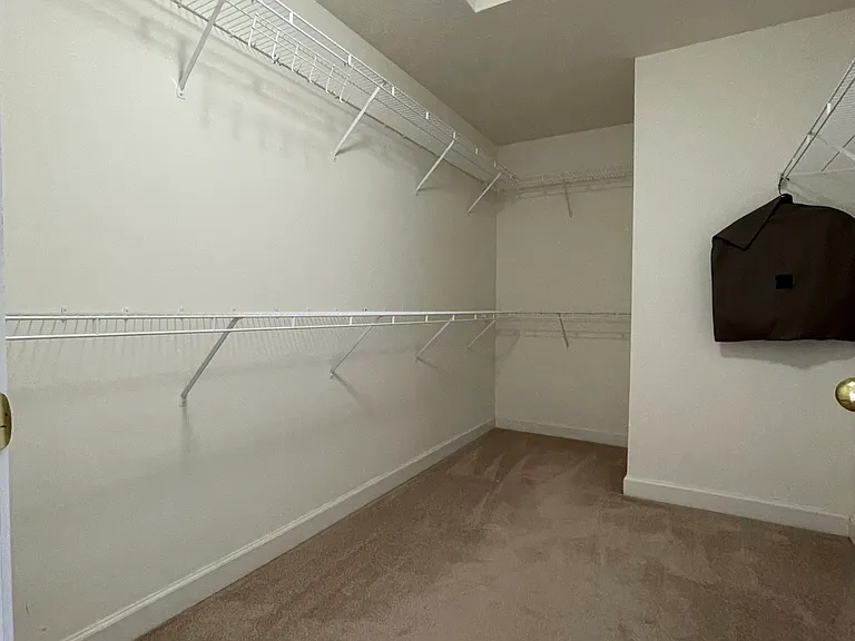2875 Parkview Dr — Photo 32