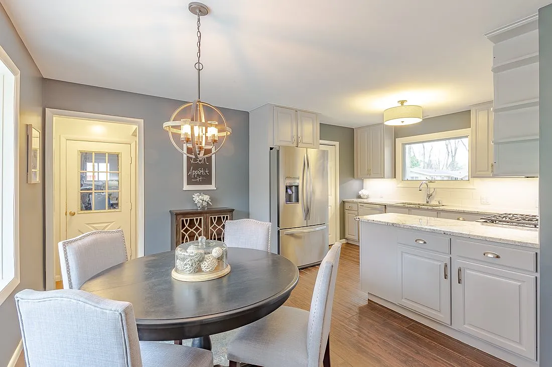 3 bed, 2.0 bath, 1602 sqft, $2,000 — Photo 2