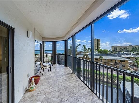 5th image of 961 Collier Ct APT 306