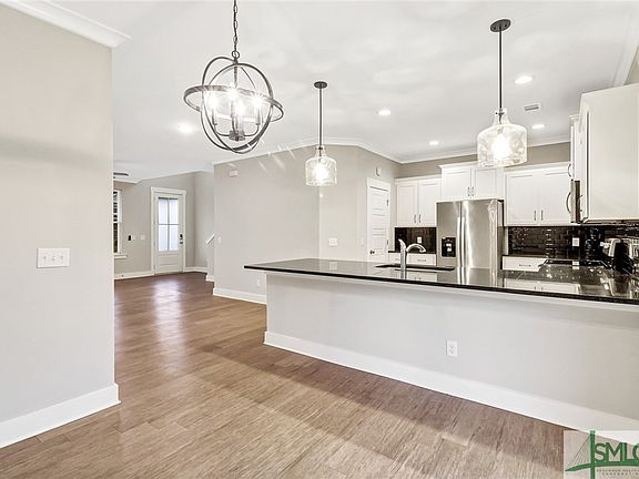 5th image of 107 Whitaker Way N
