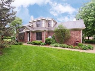 3718 King George Ln, Saint Charles, IL
