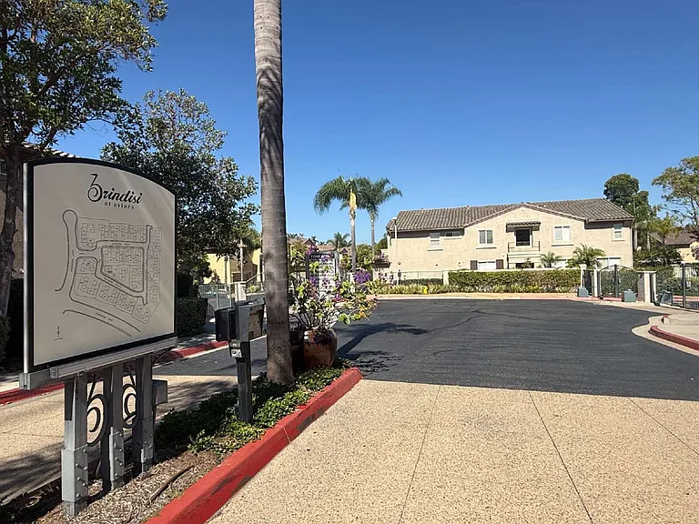 6446 Alexandri Cir — Photo 34