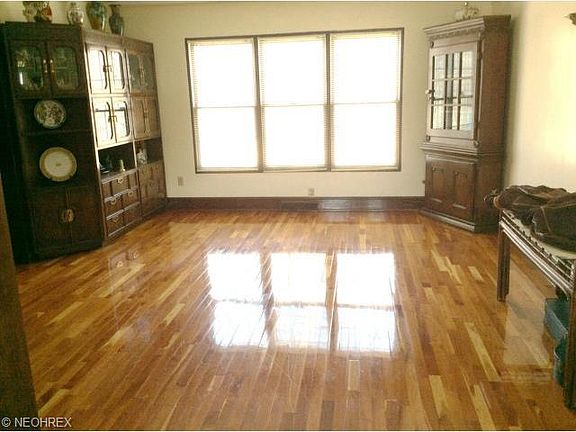 5th image of 1800 Chapel Hill Dr