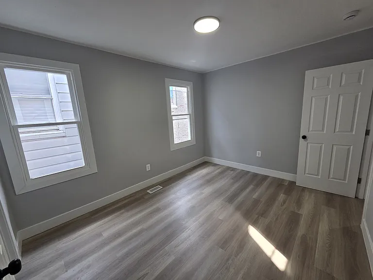 5026 Belair Rd — Photo 8