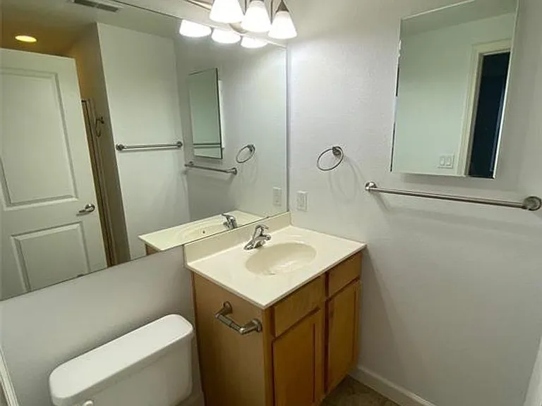 5330 Pershing Ave #606 — Photo 17